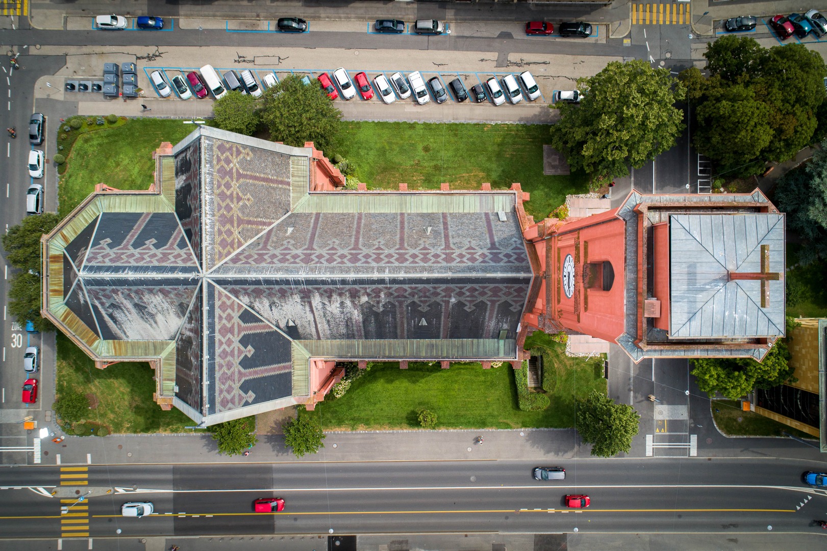 Image - Eglise rouge – Neuchâtel